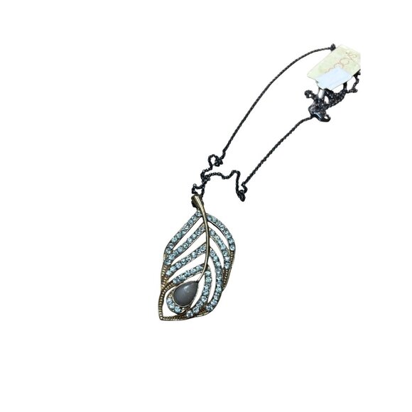 Crystal Leaf Gold-tone Pendant Necklace, 14" drop - Picture 5 of 10